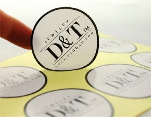 in decal dán quảng bá thương hiệu, sản phẩm hiệu quả