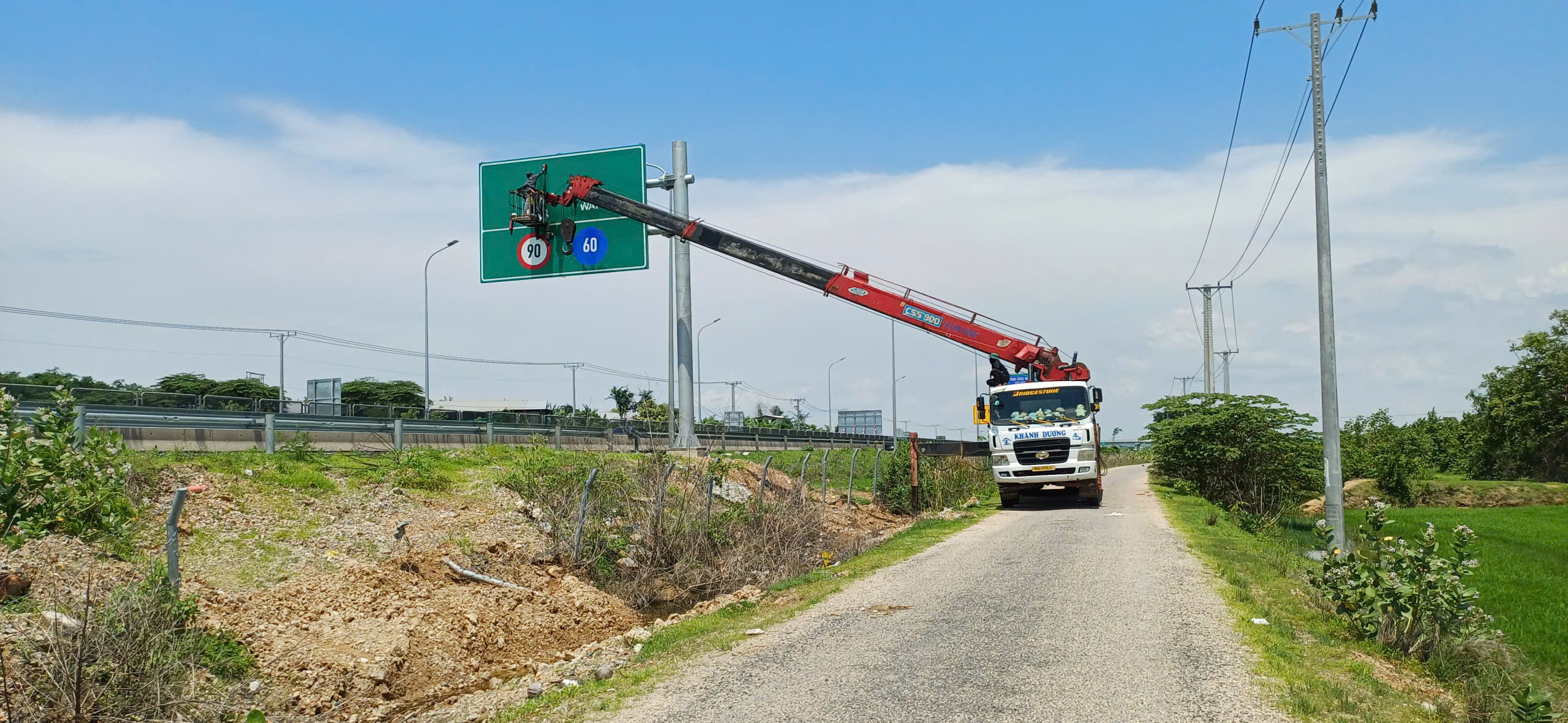 Thi công biển báo TCBB07
